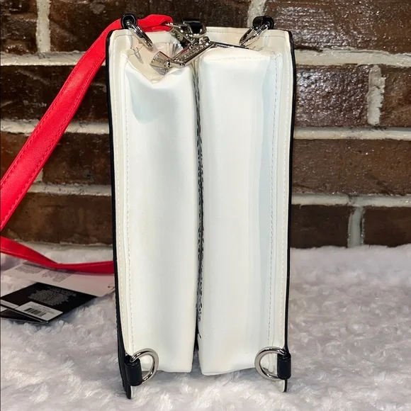 Loungefly NWT! Disney 101 Dalmatians Classic Book Convertible Crossbody/Backpack - Picture 7 of 17